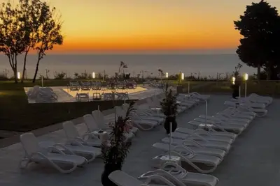 Image de Bright 2-bedroom apartment with Ac in pleasant Varna neighborhood.