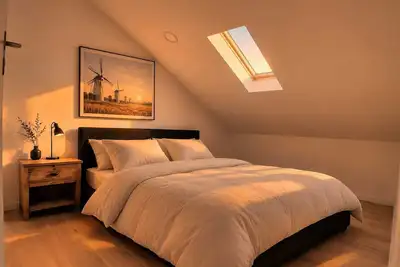 Image de Cozy Double Bedroom in Fully Equipped House Steps From Silver Coast Beaches