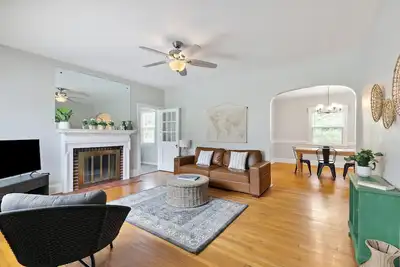 Image de Lakeside Haven For Travelers & Furry Friends in Richmond