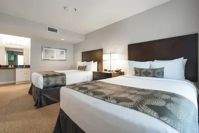 Image de 4 Units: Suite w/ Full Kitchen & Free Hot Breakfast near Brea Mall - 3. 3 mi
