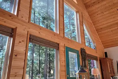 Image de Welcome to Blue Jay cabin!