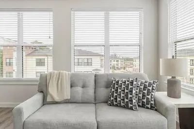 Image de Landing | Chic 2bd, Clubhouse, Pool