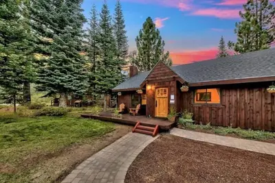 Image de Work-From-Cabin Near Tahoe Donner Ski & Golf