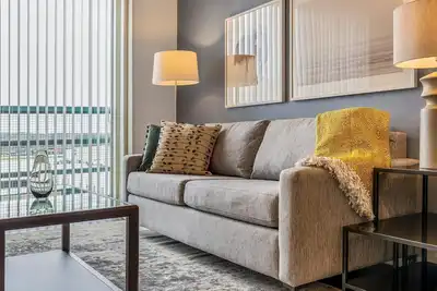 Image de Landing | Modern 2bd, Pool, Gym