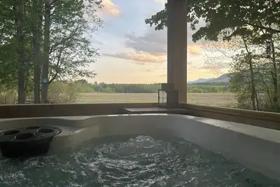 Image de 1 mile to North Conway•Mountain Views•Hot Tub•Game Room•Fenced Yard•Dog Friendly