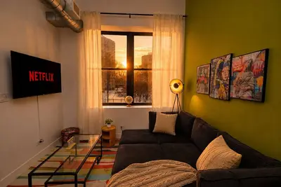 Image de Cozy smoking Suite Downtown McCormick Lakefront