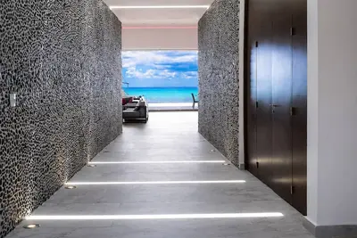 Image de Luxury Beachfront Villa downtown Playa del Carmen, infinity pool, housekeeping