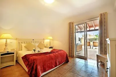 Image de Comfortable 3br Unit Close to Meia Praia Beach! 2 Outdoor Pools, Free Parking!