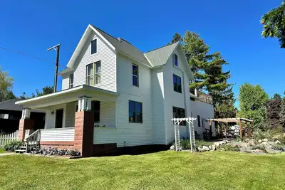 Image de Uniquely Elegant 3 Bdrm Home near Lake Superior