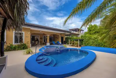 Image de Private Pool Home Near Bejuco Beach