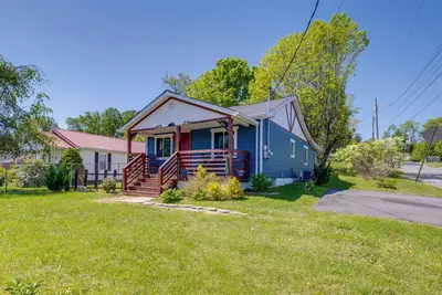 Image de Storybook-Style Home 2 Mi to Downtown Bristol
