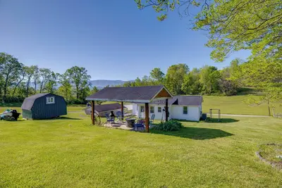 Image de Bristol Getaway w/ Mtn Views on a Working Farm