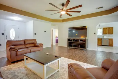 Image de Spacious, Convenient! DeRidder Home w/ Fenced Yard