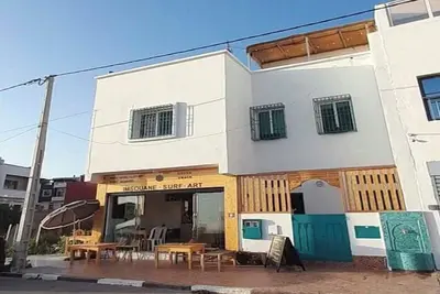 Image de 2 minutes away from the surfing beaches! Ideal house for families and groups