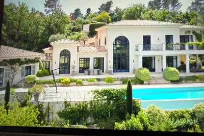 Image de Modern Luxury Villa with Inifinity pool in gated Domaine de Terre Blanche