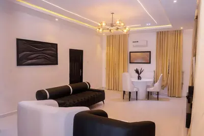 Image de Modern 2br Retreat in Lugbe • Comfort & Class