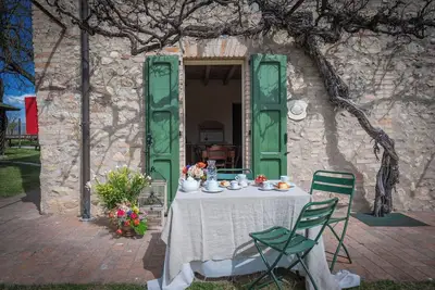 Image de Joli appartement dans une maison de vacances avec Wifi, climatisation, piscine, près de Sirmione