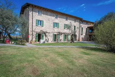Image de Joli appartement dans une maison de vacances avec Wifi, piscine, climatisation, près de Sirmione