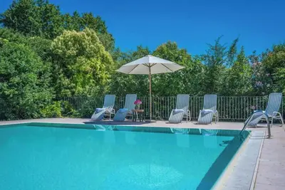 Image de Bel appartement dans une maison de vacances avec climatisation, piscine, Wifi, près de Sirmione