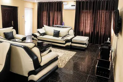 Image de 3 bedroom family-sized spacious apartment ith Kitchen and Free Wi-Fi