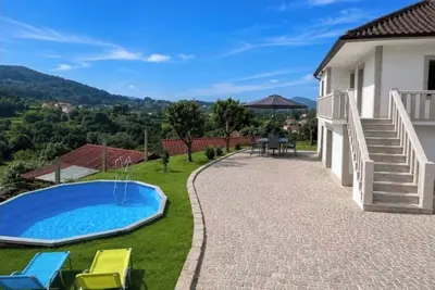 Image de Jolie maison avec piscine Privée au calme