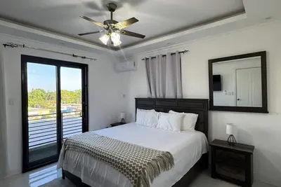 Image de Serene 2-bedroom apartment with Ac in vibrant Kingston