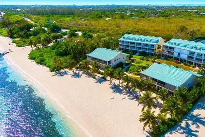 Image de Cayman Luxury Rentals at Coral Bay
