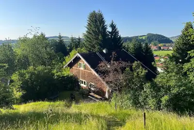 Image de Quaint, romantic forester's lodge in the Chiengau mountains