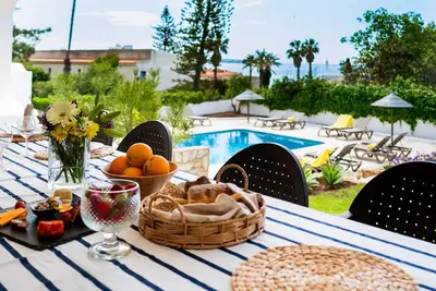 Image de New Listing | Exclusive Ocean View Villa | 2Min to Beach