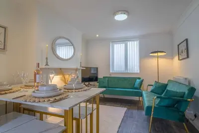 Image de Tide & Seek — Garden Flat by the Sea