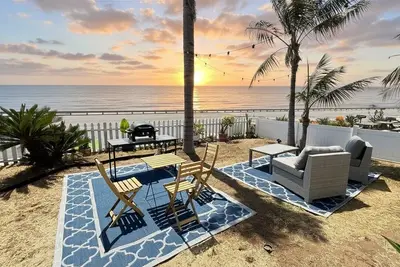 Image de Steps to Sand Modern Ocean View Oasis