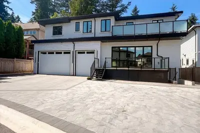 Image de South Surrey 2 bed cozy Legal suite, minutes from shopping, hwy, border & beach