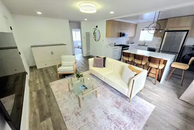 Image de Driftwood Dunes. Walk to Beach & Downtown! New Oceanside 2-Bd Apartment.