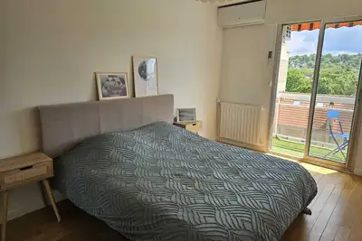Image de Appartement situé au cœur du triangle d'or à la Varenne