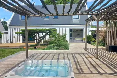 Image de Maison Coup De Coeur, 6 à 8 personnes, Centre Ambon