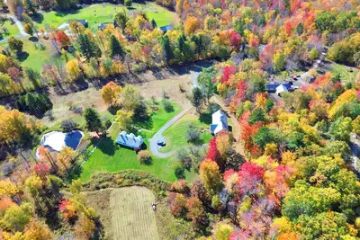 Image de Mountain Hilltop Retreat: 2-bedroom Cape on 135 acres in serene Bridgewater