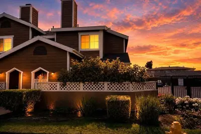 Image de Wonderful Modern Townhome Near Dtla Min 31 Day Stay