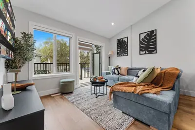 Image de 2br Garden Suite, U of A, Whyte Ave, Rogers Place, Garage Parking