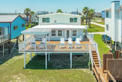 Image de Luxury Beachfront Escape with private coastal access
