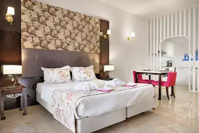 Image de Always a Great Idea To Unwind! Two Sea View Units, 2 Swimming Pool, Beachfront!