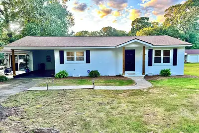 Image de Newly remodeled 3 bedroom house in Salisbury, quiet family friendly neighborhood