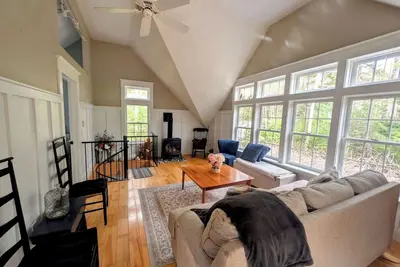 Image de Beach Cottage: Oceanfront Path, Pool Table