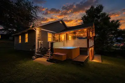 Image de Eureka Sunrise Retreat | Hot Tub & Mountain Views