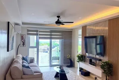Image de 2bed/2bath gated apartment in the heart of Kingston