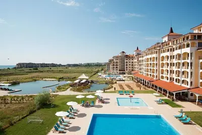 Image de Apartment mit 2 Schlafzimmern in Obzor - 6 Pools & Bio- See