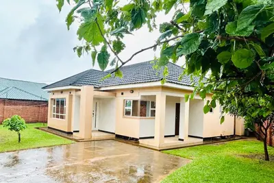 Image de Stylish, Secure SelfCatering Apatment with 5g Wi-Fi and power backup in Lilongwe