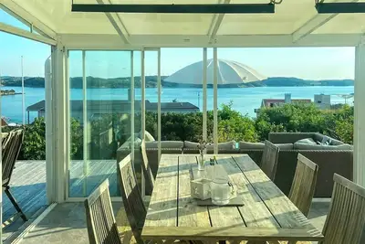 Image de Villa avec une magnifique vue sur la mer à Fjällbacka