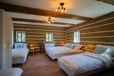 Image de Perfect 4-bedroom cottage in charming Žandov for your getaway