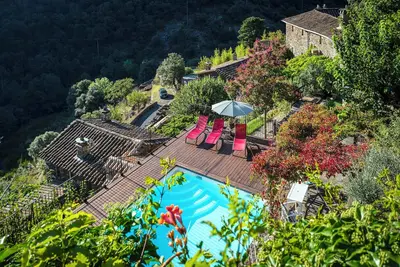 Image de Mas de 800 ans avec accès rivière aux Cévennes