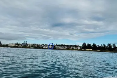 Image de Swim in Shelly. Walk into Cronulla. Stroll to Salmon Haul. Almost in the Ocean!